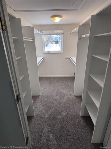 4997 Grand Court, West Bloomfield Charter Township, MI 48324