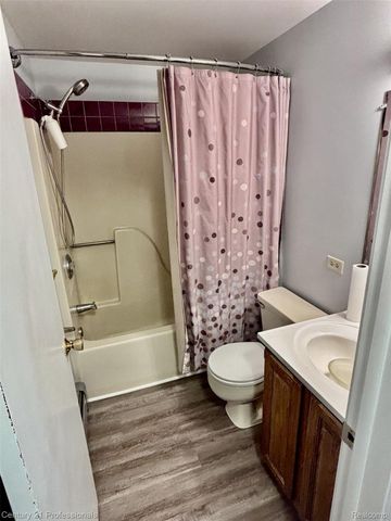 4997 Grand Court, West Bloomfield Charter Township, MI 48324