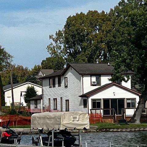 4997 Grand Court, West Bloomfield Charter Township, MI 48324