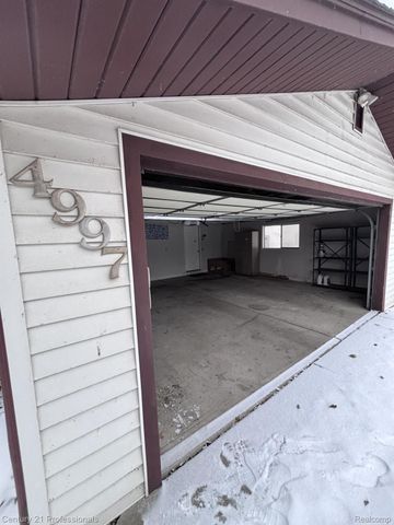 4997 Grand Court, West Bloomfield Charter Township, MI 48324