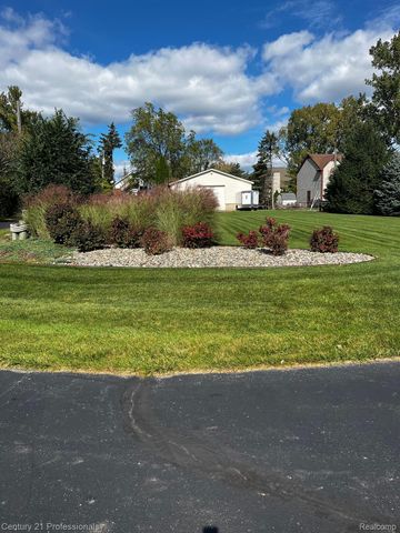 4997 Grand Court, West Bloomfield Charter Township, MI 48324