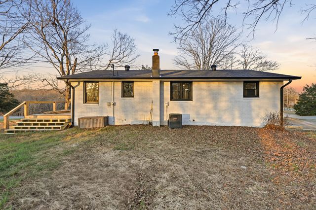 1360 Highway 49, E, Charlotte, TN 37036