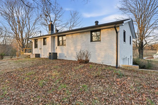 1360 Highway 49, E, Charlotte, TN 37036