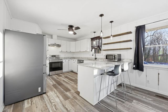 1360 Highway 49, E, Charlotte, TN 37036