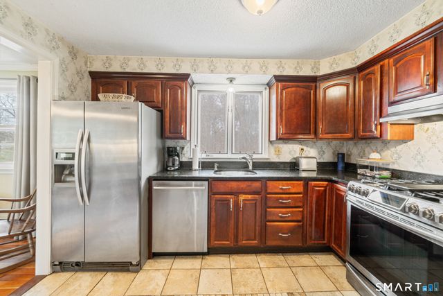 5 Gorman Place, East Hartford, CT 06108