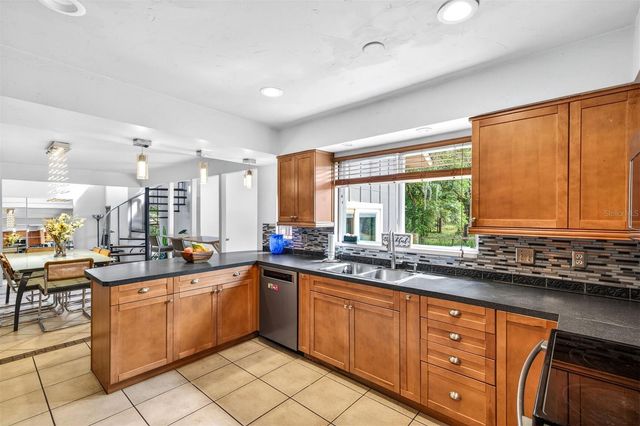 9406 SW 78TH COURT, Gainesville, FL 32608