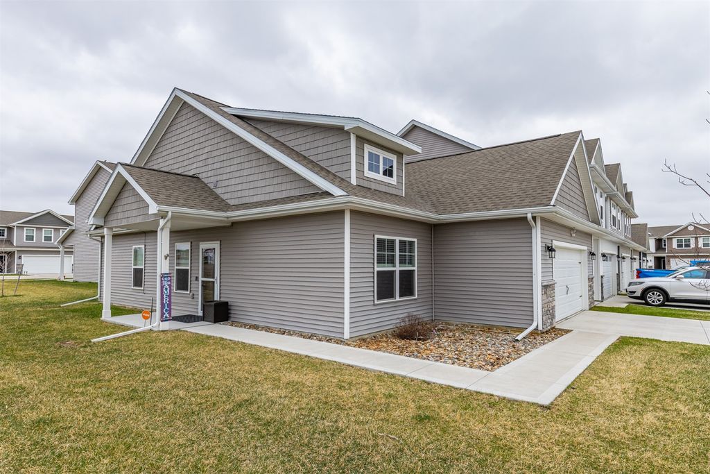 2820 NW 32nd Lane, Ankeny, IA 50023