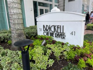 31 SE 5th St 2805, Miami, FL 33131