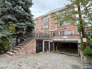 124 68th Street 204, Guttenberg, NJ 07093