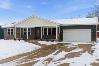 214 Garnett Avenue, Winthrop Harbor, IL 60096