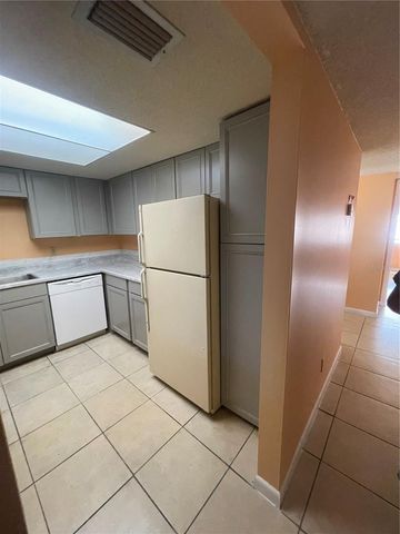 549 FAIRWAYS DRIVE A, Ocala, FL 34472