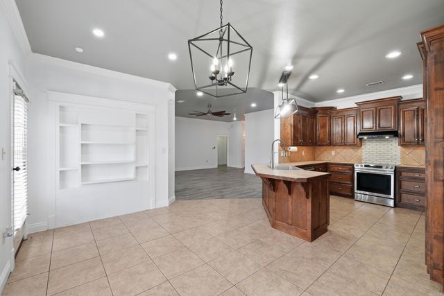 1250 Edge Valley, Conway, AR 72032