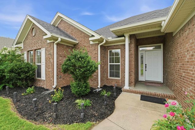 1250 Edge Valley, Conway, AR 72032
