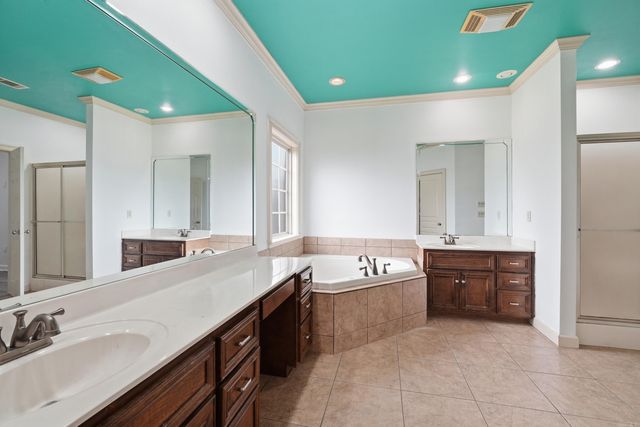 1250 Edge Valley, Conway, AR 72032