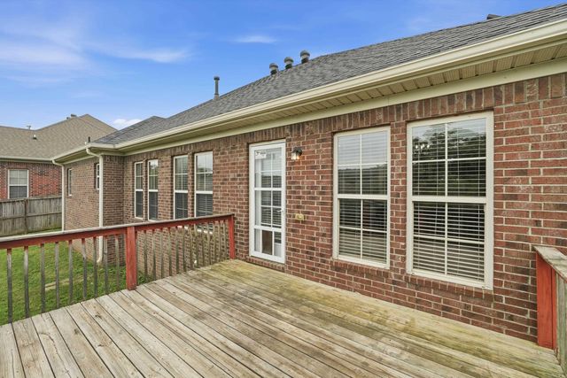 1250 Edge Valley, Conway, AR 72032