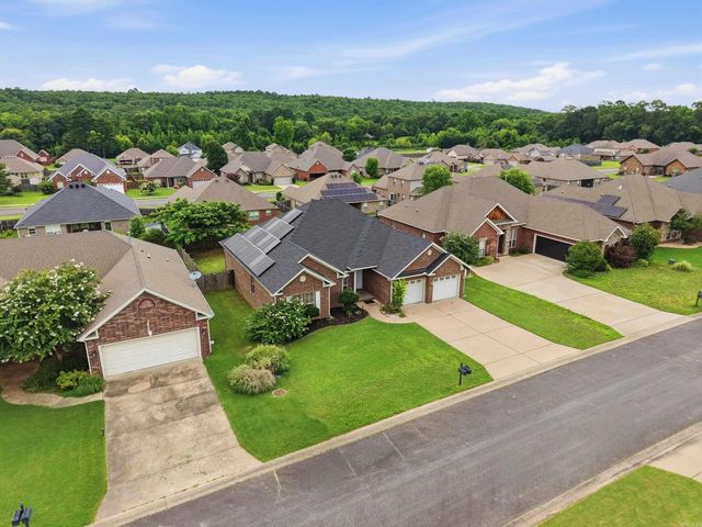 1250 Edge Valley, Conway, AR 72032