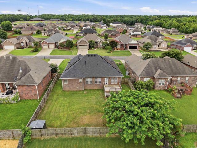 1250 Edge Valley, Conway, AR 72032