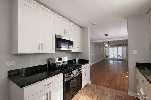 8810 S Euclid Avenue, Chicago, IL 60617