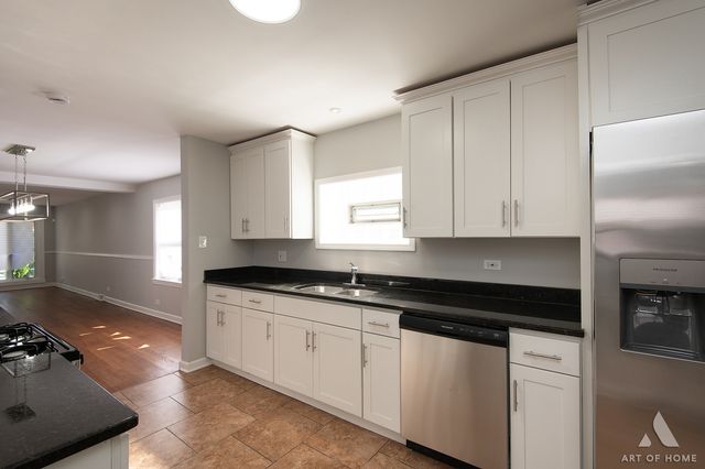 8810 S Euclid Avenue, Chicago, IL 60617