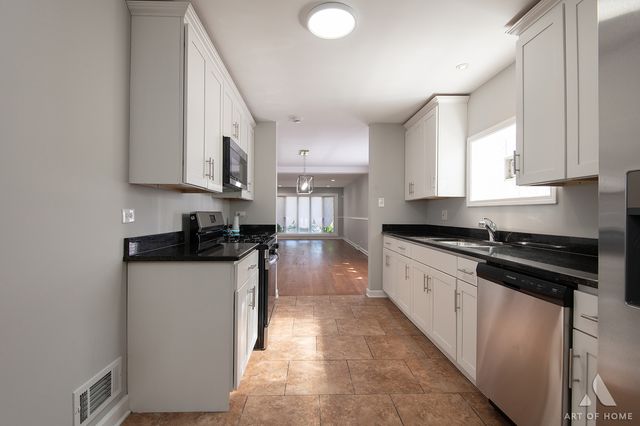 8810 S Euclid Avenue, Chicago, IL 60617