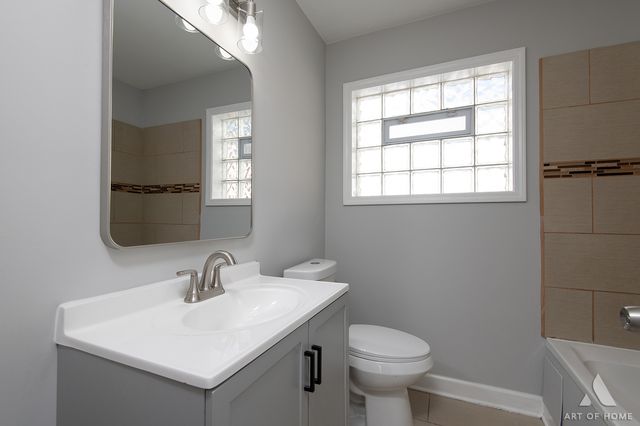 8810 S Euclid Avenue, Chicago, IL 60617