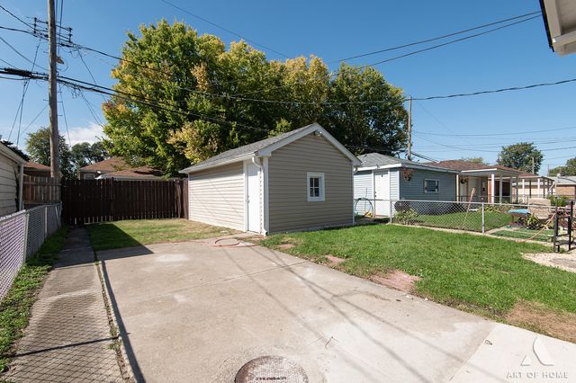 8810 S Euclid Avenue, Chicago, IL 60617