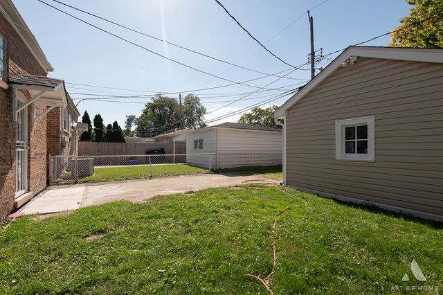 8810 S Euclid Avenue, Chicago, IL 60617