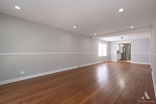 8810 S Euclid Avenue, Chicago, IL 60617