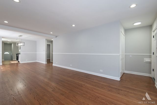 8810 S Euclid Avenue, Chicago, IL 60617
