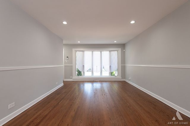 8810 S Euclid Avenue, Chicago, IL 60617