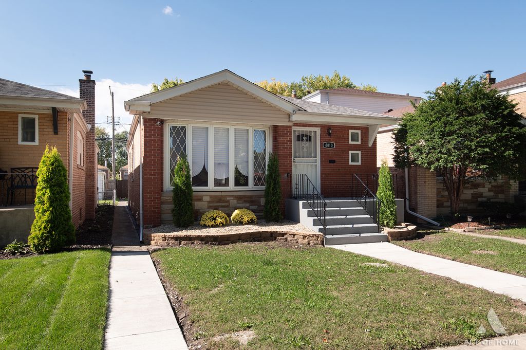 8810 S Euclid Avenue, Chicago, IL 60617