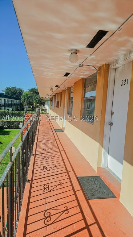 3800 SW 102nd Ave 221, Miami, FL 33165