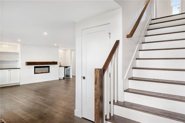 32 Arrowhead Drive, Tiverton, RI 02878