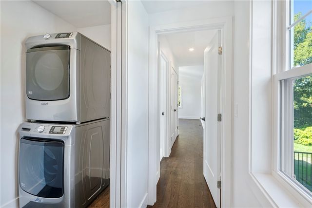 32 Arrowhead Drive, Tiverton, RI 02878