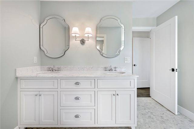 32 Arrowhead Drive, Tiverton, RI 02878