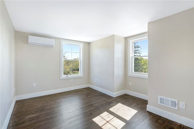 32 Arrowhead Drive, Tiverton, RI 02878