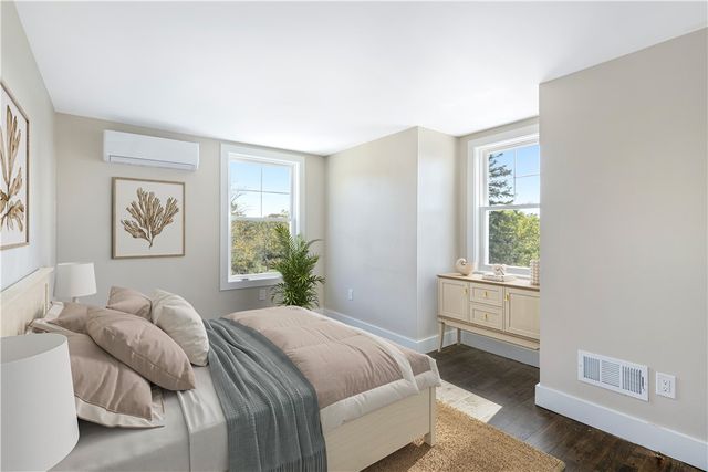 32 Arrowhead Drive, Tiverton, RI 02878