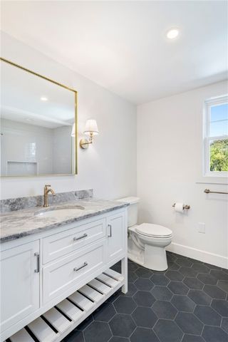 32 Arrowhead Drive, Tiverton, RI 02878