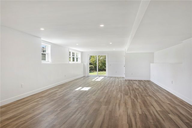 32 Arrowhead Drive, Tiverton, RI 02878