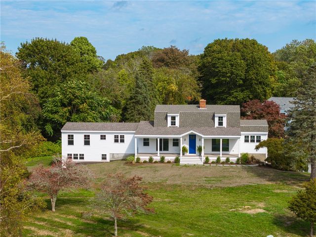 32 Arrowhead Drive, Tiverton, RI 02878