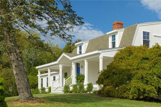 32 Arrowhead Drive, Tiverton, RI 02878