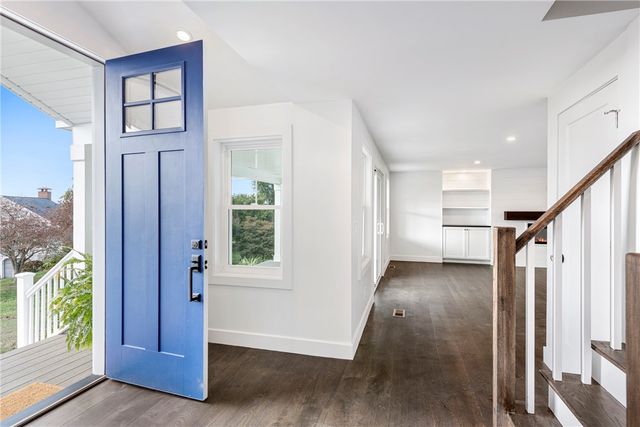 32 Arrowhead Drive, Tiverton, RI 02878