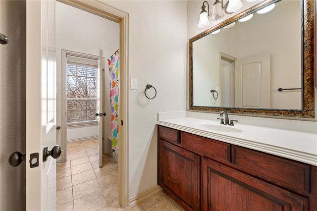 1010 Lost Valley Drive, Euless, TX 76039