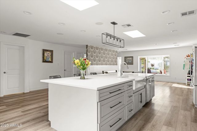 6346 E GOLD DUST Avenue, Paradise Valley, AZ 85253