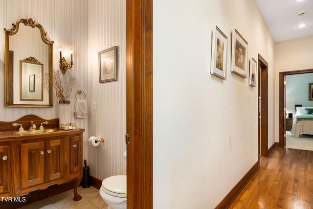 105 Black Thorn Drive, Jonesborough, TN 37659