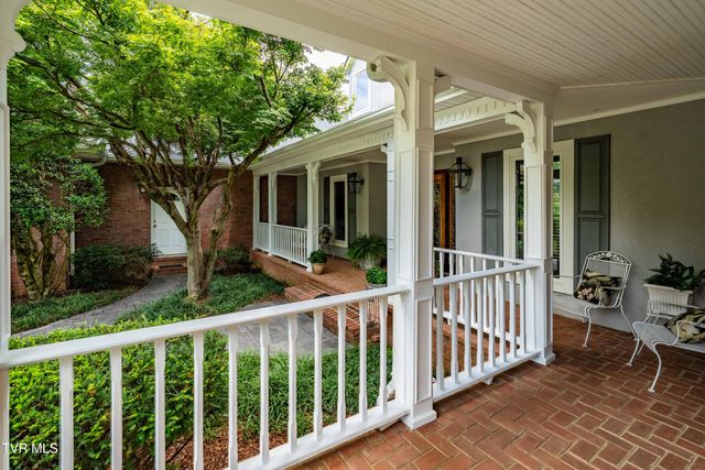 105 Black Thorn Drive, Jonesborough, TN 37659