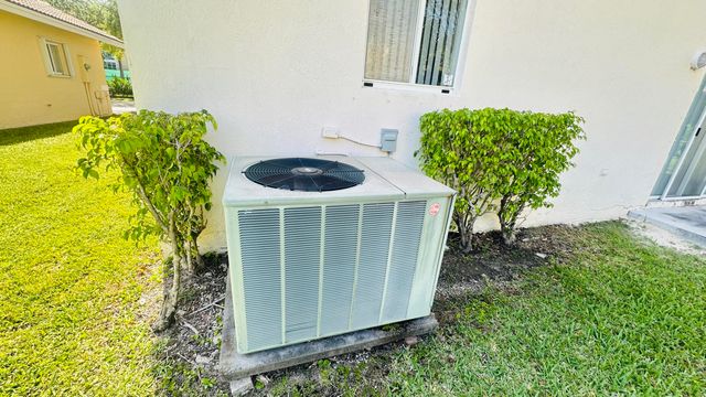 7634 NW 99th Way NW, Tamarac, FL 33321