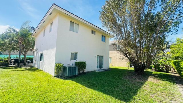 7634 NW 99th Way NW, Tamarac, FL 33321
