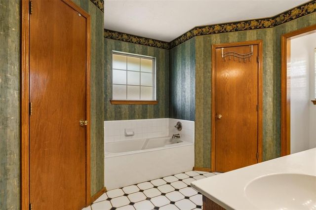 9108 Dena Lane, Oklahoma City, OK 73132