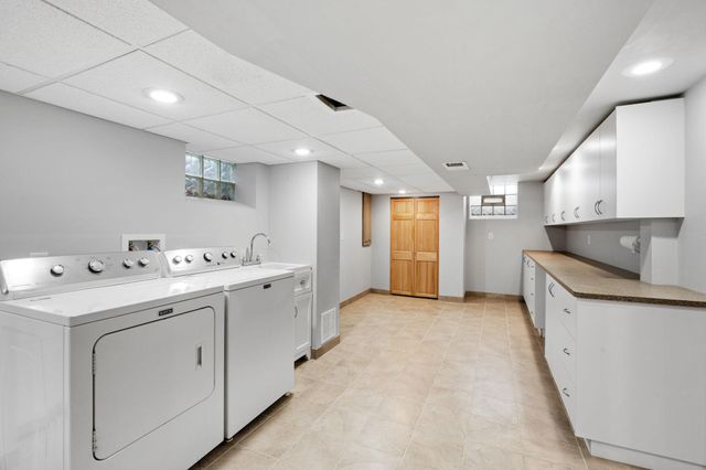 10035 Mound Spring Terrace, Bloomington, MN 55420